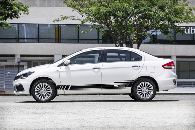 Suzuki Ciaz HCM có chiều ngang dài sang trọng