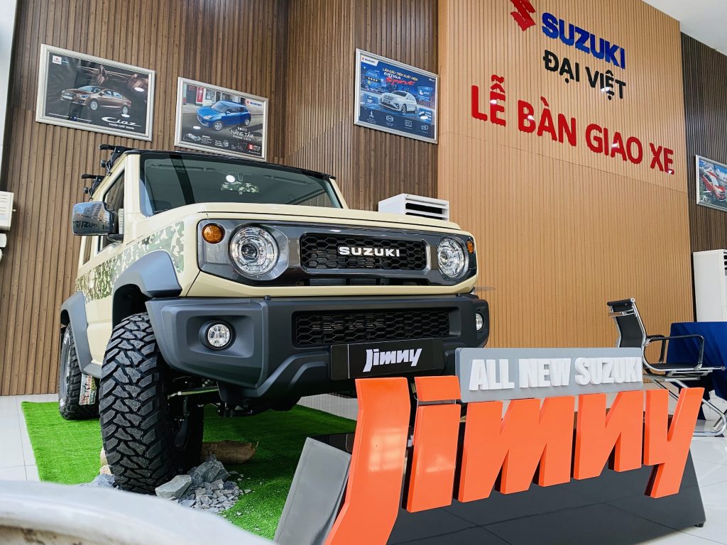 Suzuki Jimny với ngoại thất hầm hố - Tiểu G63